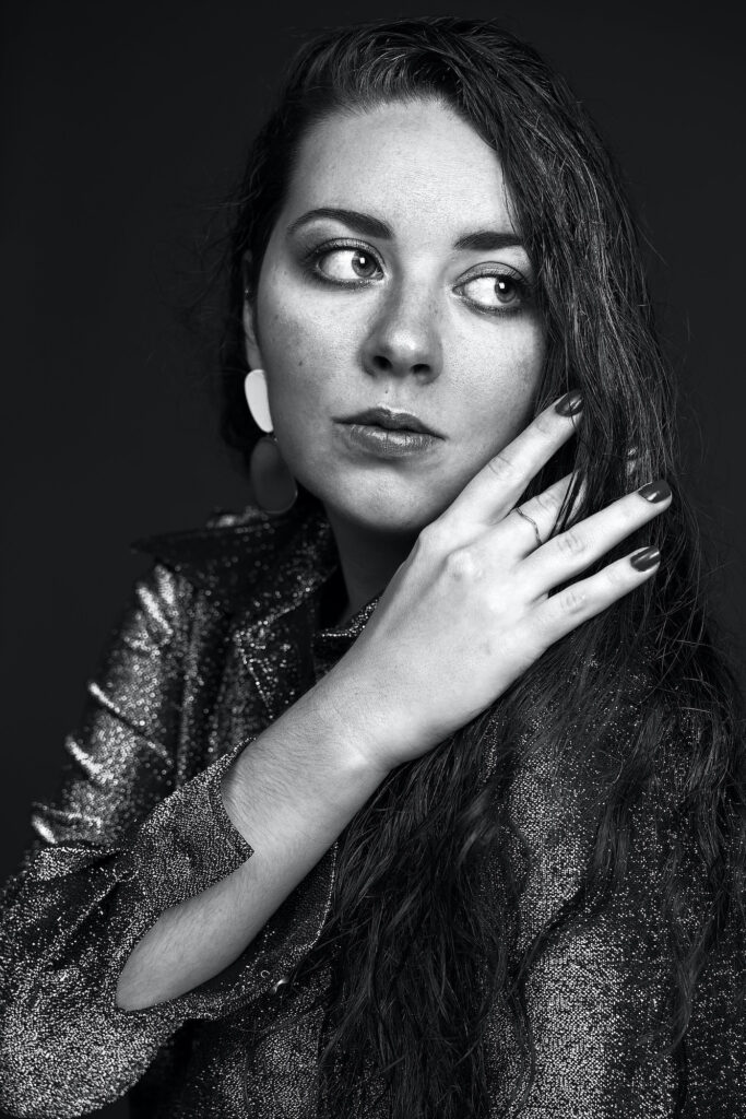 black-and-white-portrait-of-magda-martinak